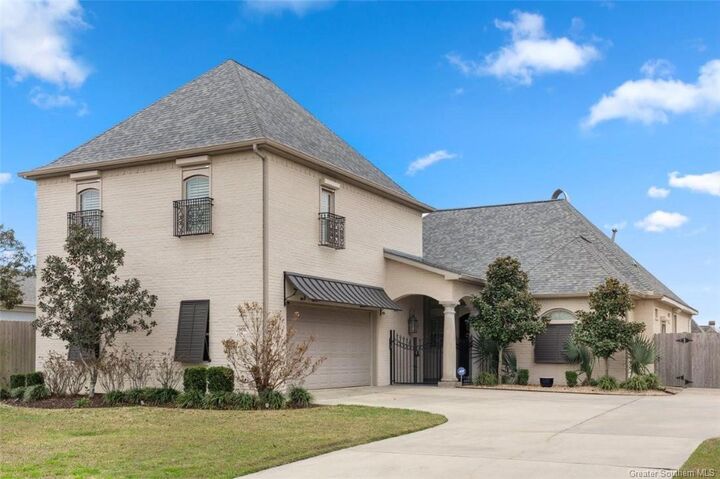 901 Worthington Boulevard  Lake Charles LA 70605 photo