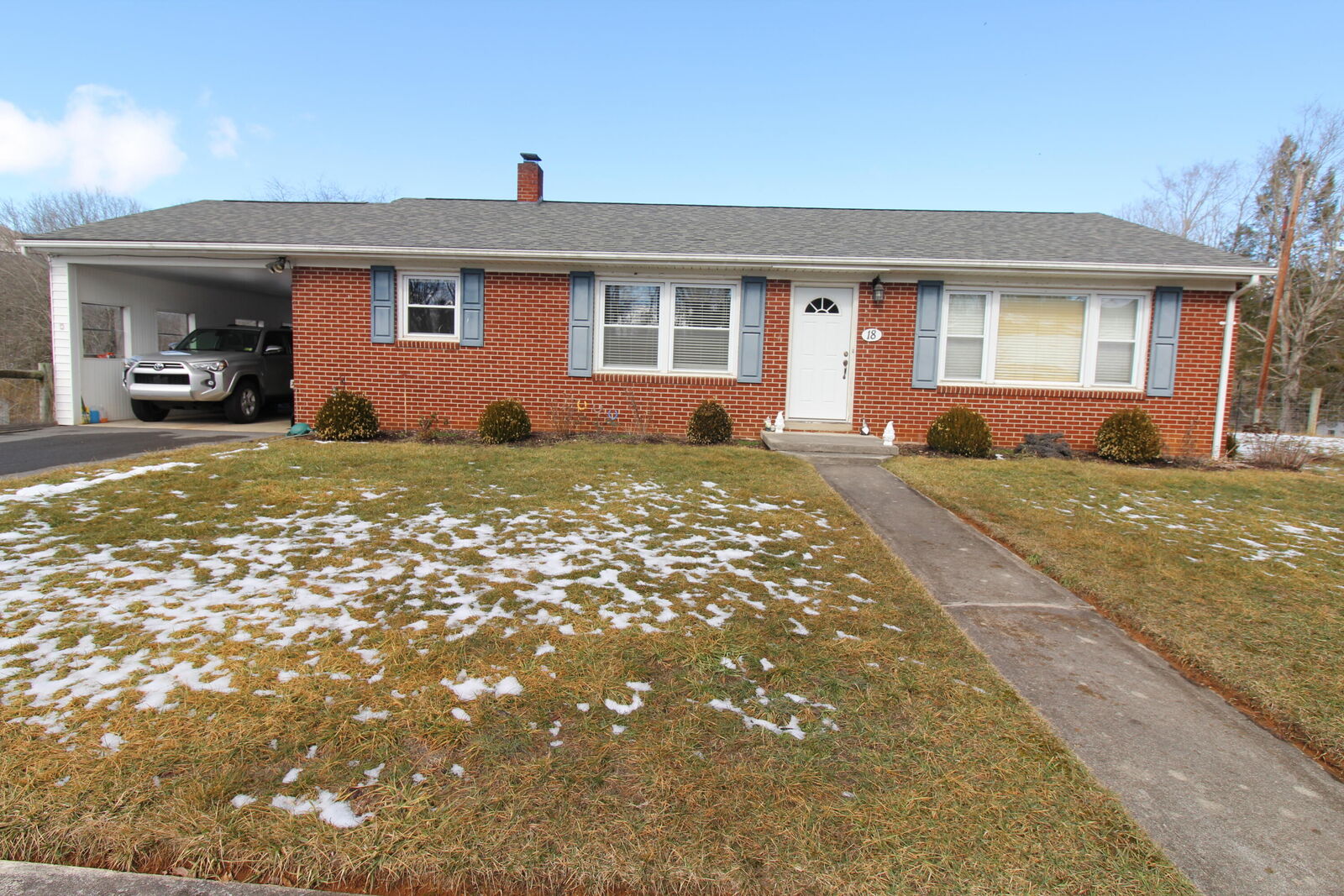 Property Photo:  18 Nichols St  WV 24983 