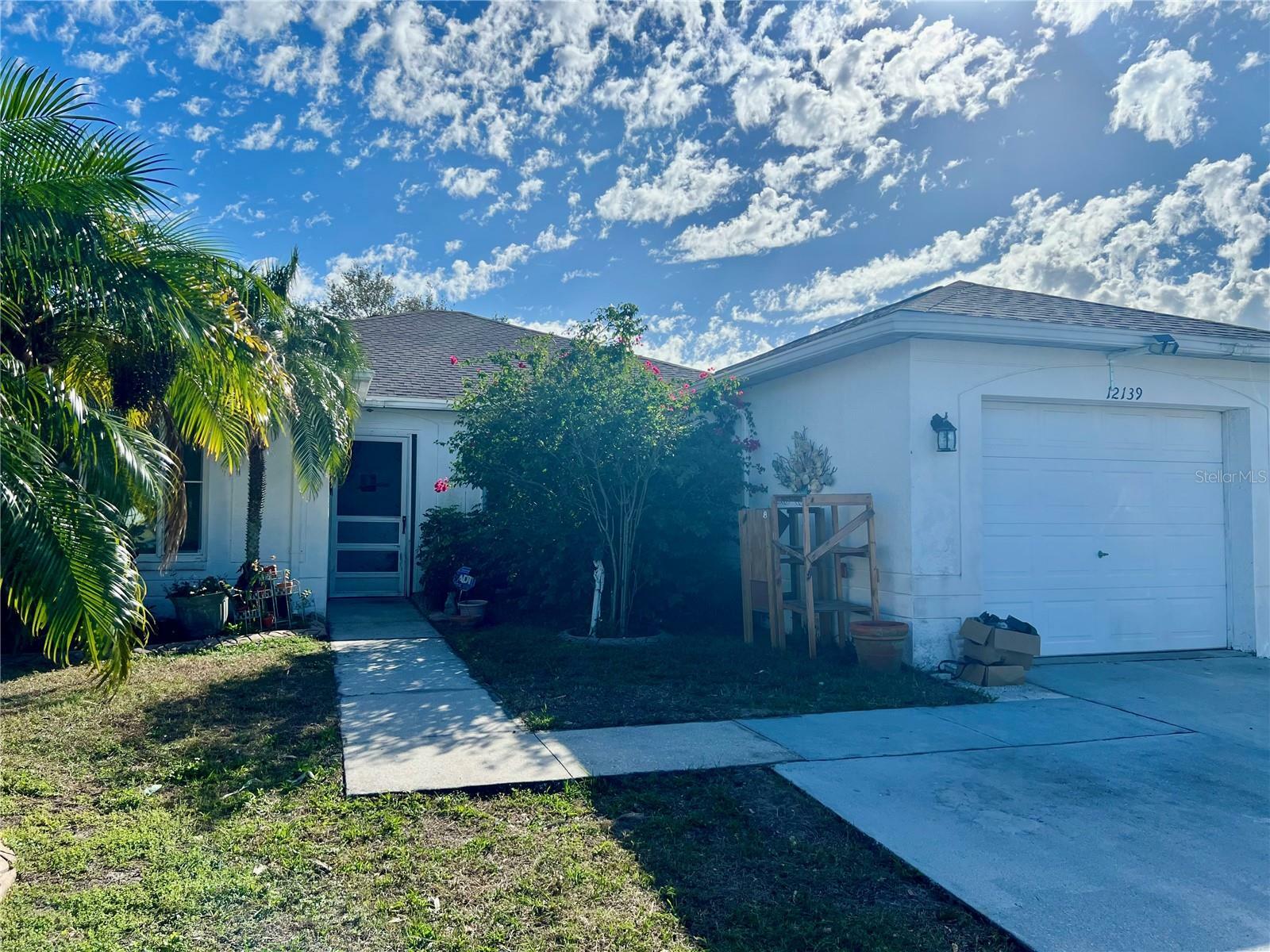 Property Photo:  12139 Buffington Lane  FL 33579 