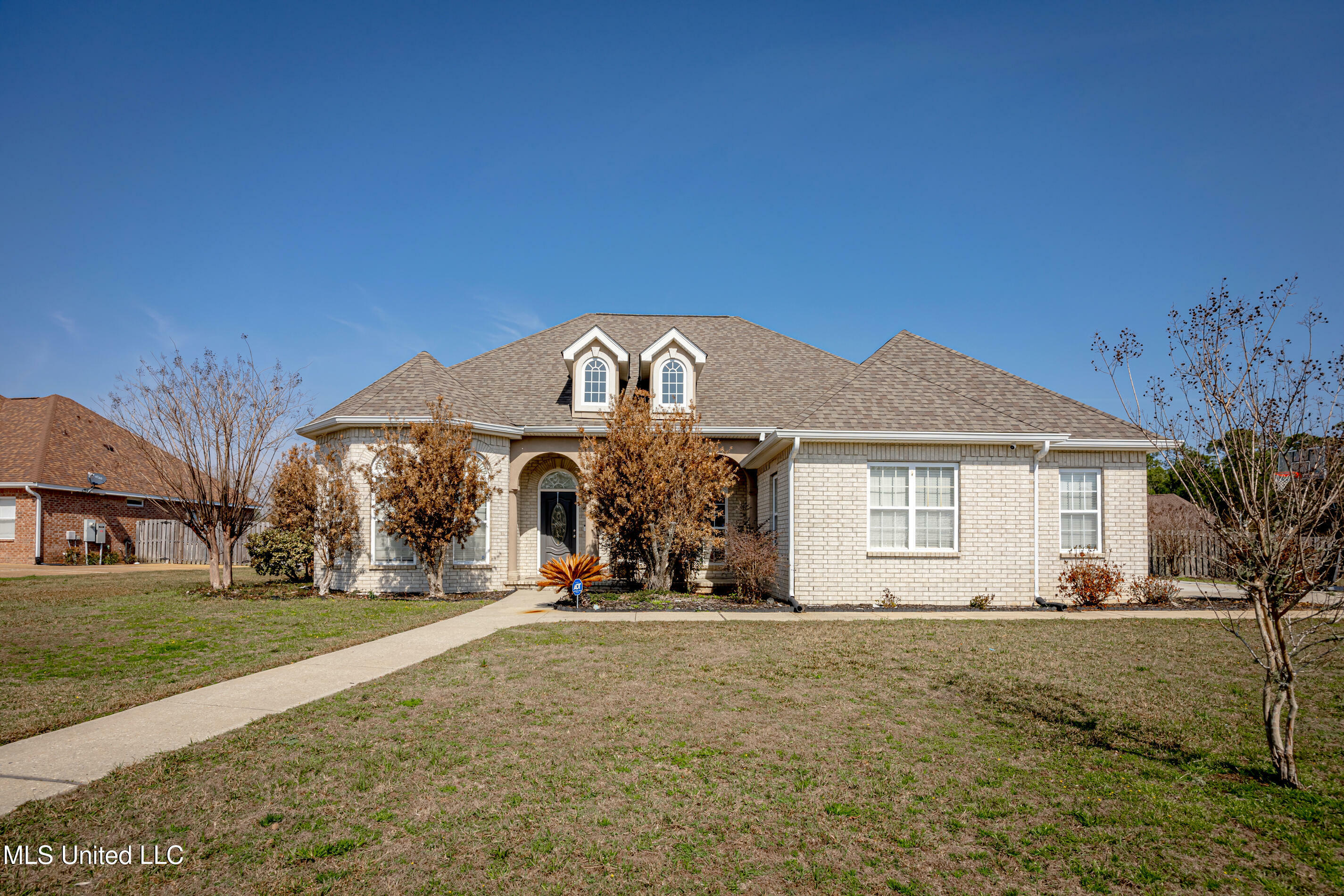 Property Photo:  6105 E Mossy Oak Drive  MS 39564 