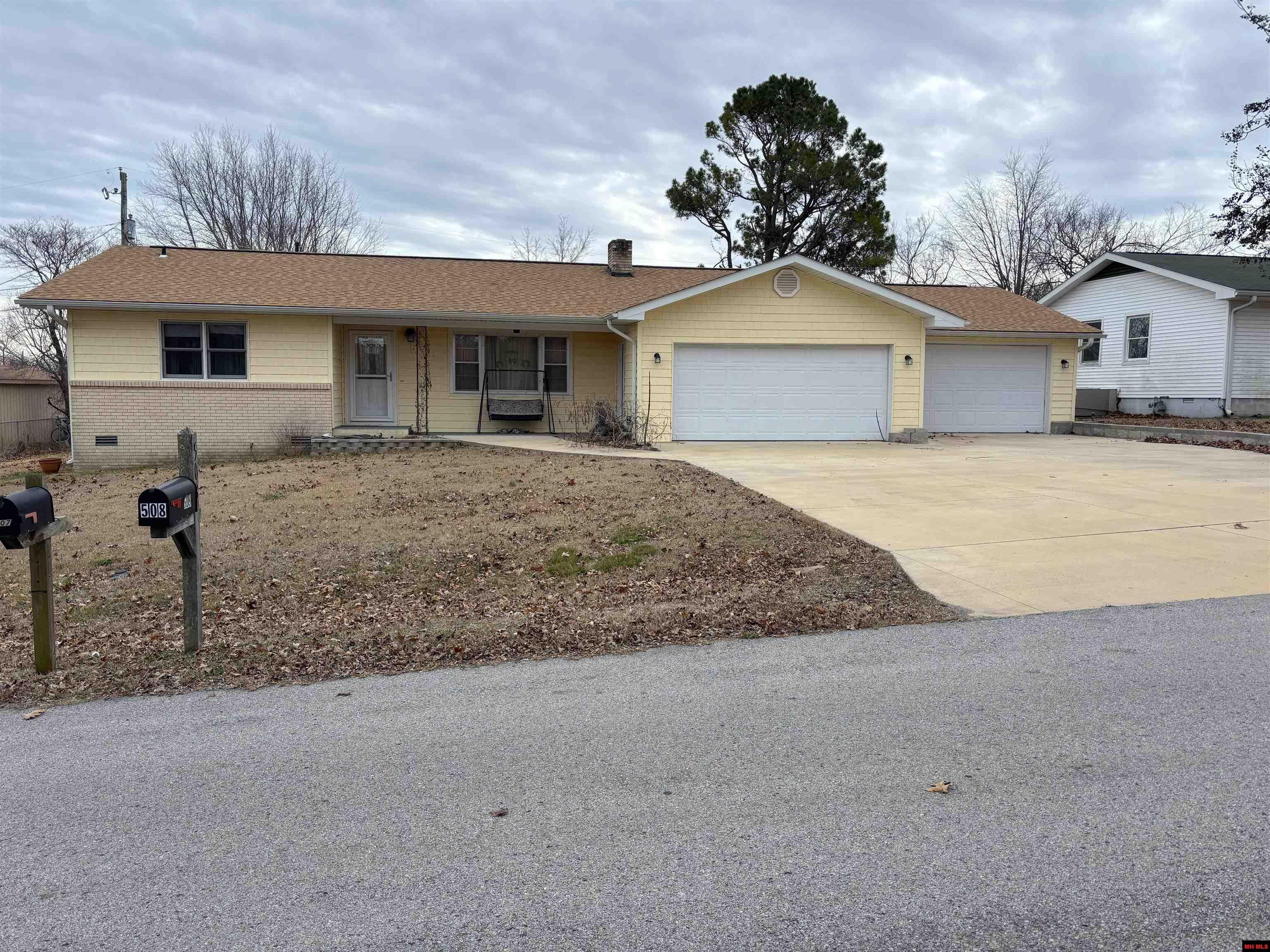 Property Photo:  508 Cedar Street  AR 72653 