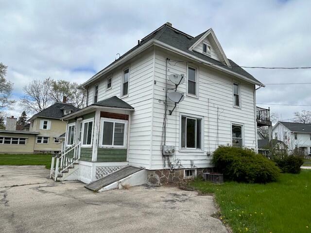 Property Photo: 301 Pleasant St 303 WI 53149