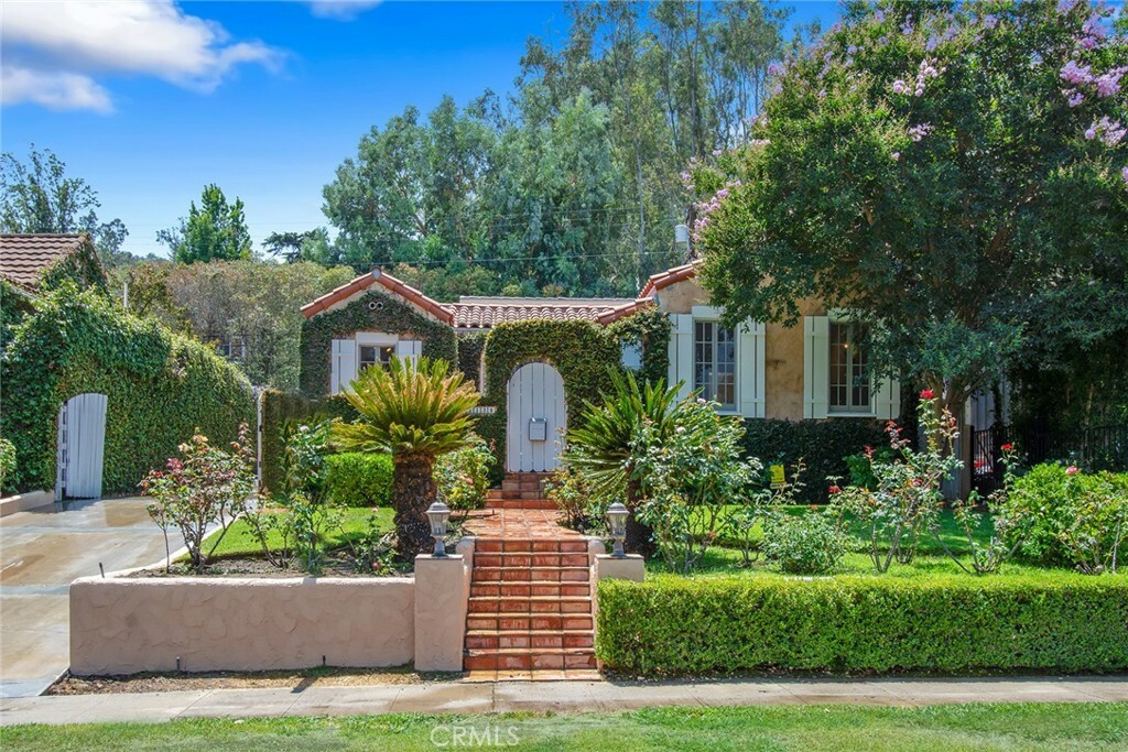 Property Photo:  12138 Laurel Terrace Drive  CA 91604 