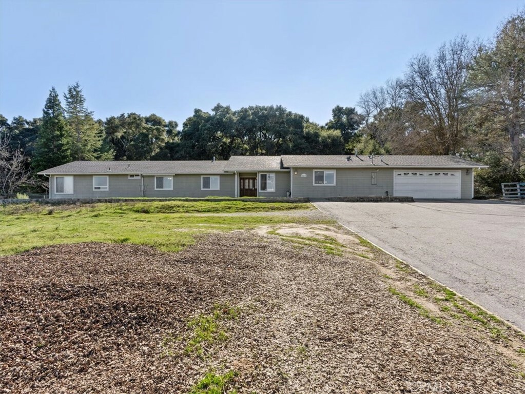 Property Photo:  4419 Del Rio Road  CA 93422 