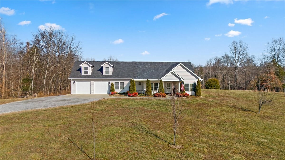 Property Photo: 1221 Breeden Rd TN 37036