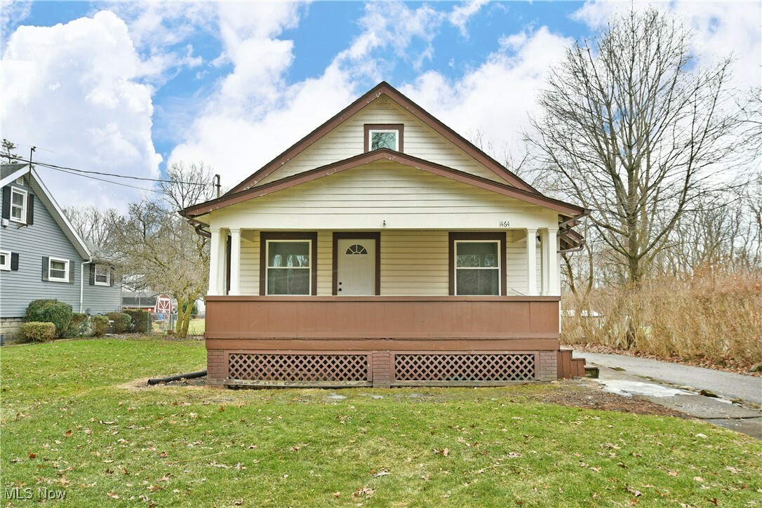 Property Photo:  1464 Furnace Street  OH 44440 