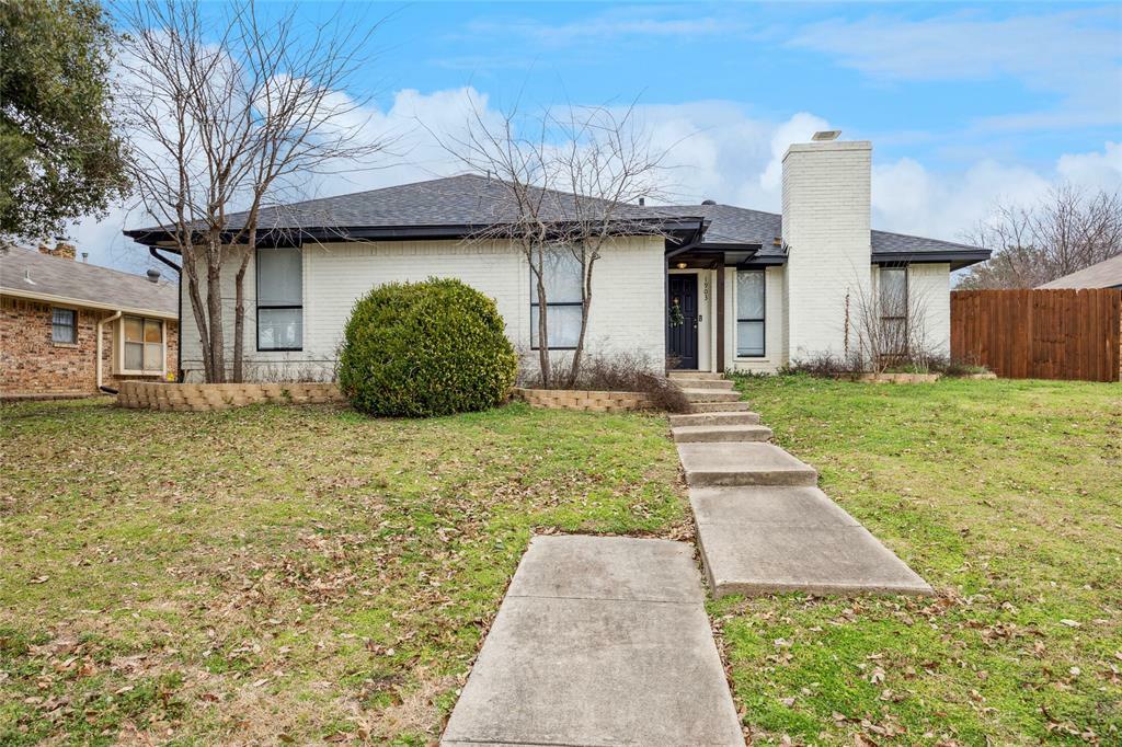 Property Photo:  1903 Camellia Street  TX 76205 