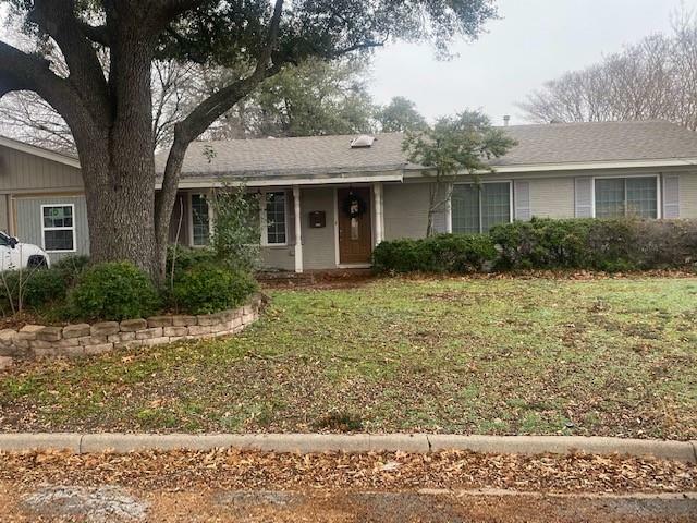 Property Photo: 8312 Saddle Trail TX 76116