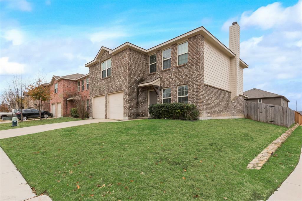 Property Photo:  2900 Coyote Canyon Trail  TX 76108 