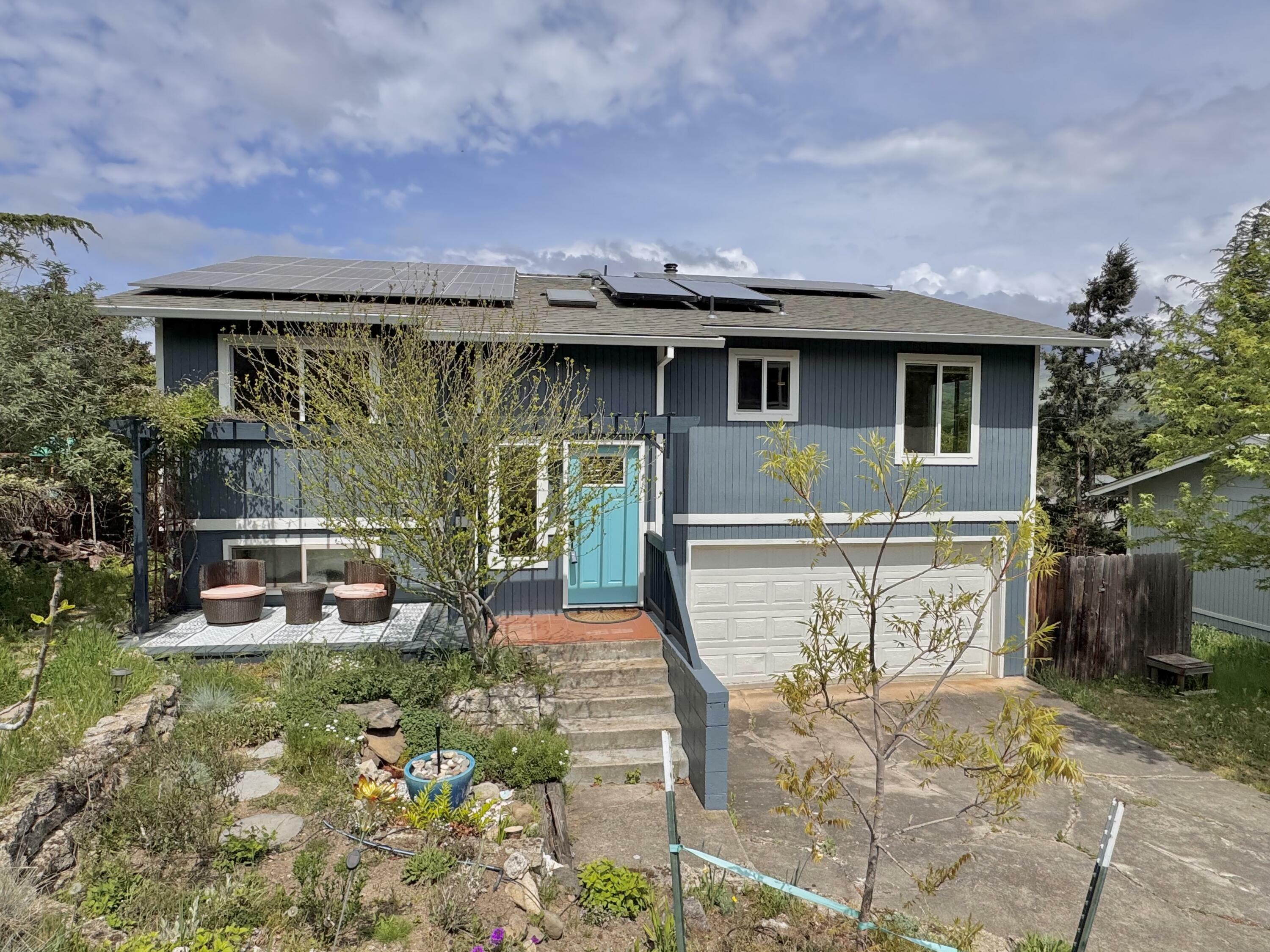 Property Photo: 361 Patterson Street OR 97520