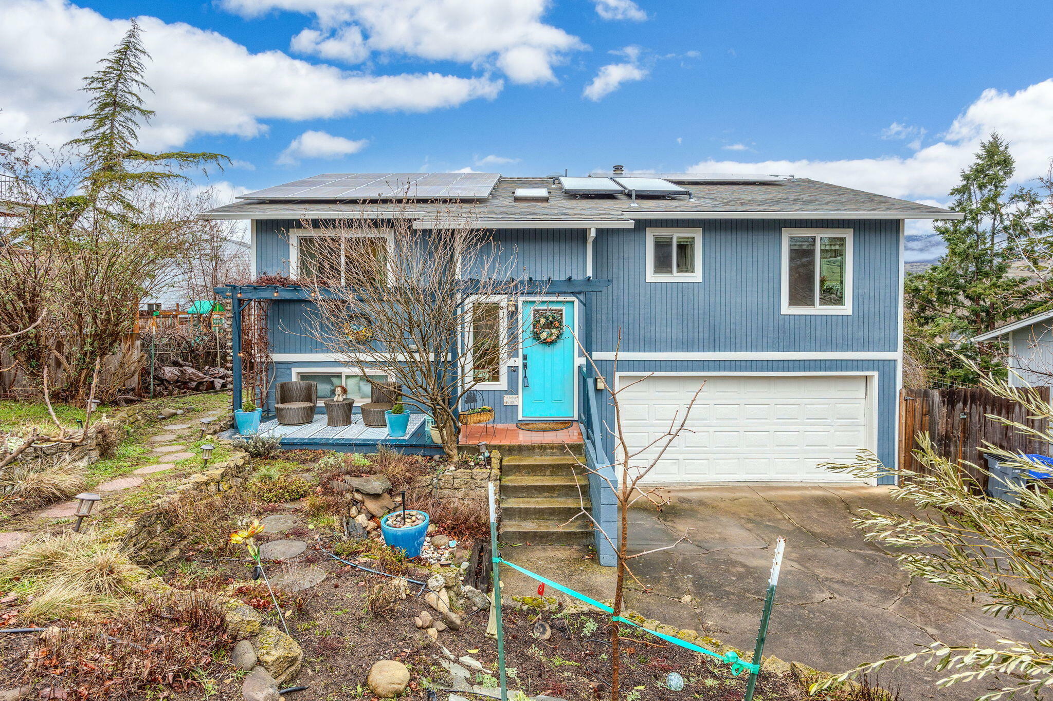 Property Photo:  361 Patterson Street  OR 97520 