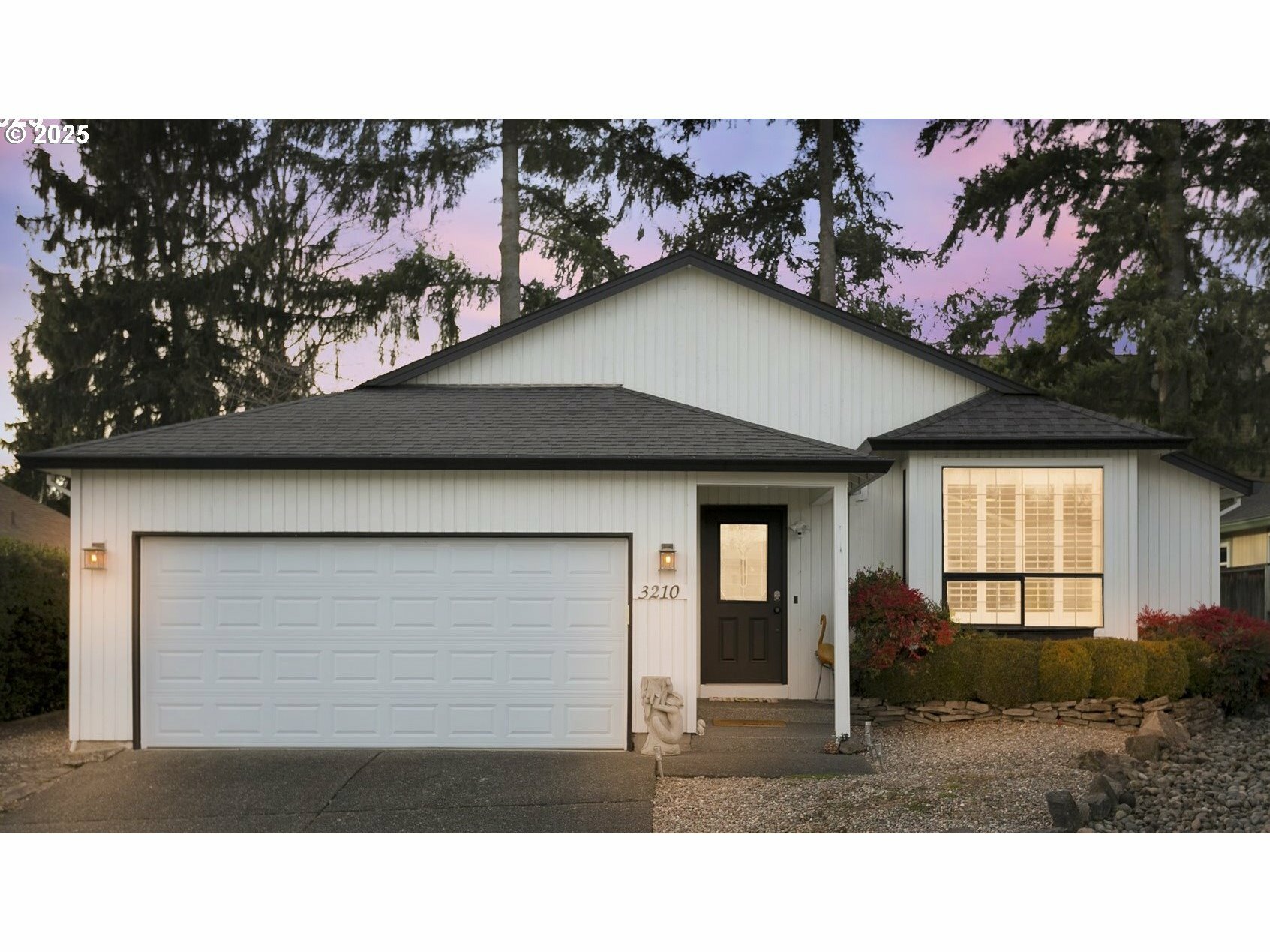 Property Photo:  3210 SE Balboa Dr  WA 98683 