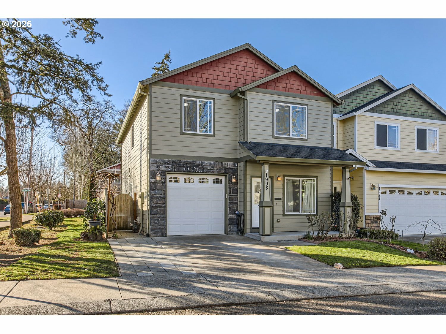 Property Photo: 1998 NE 54th Way OR 97124