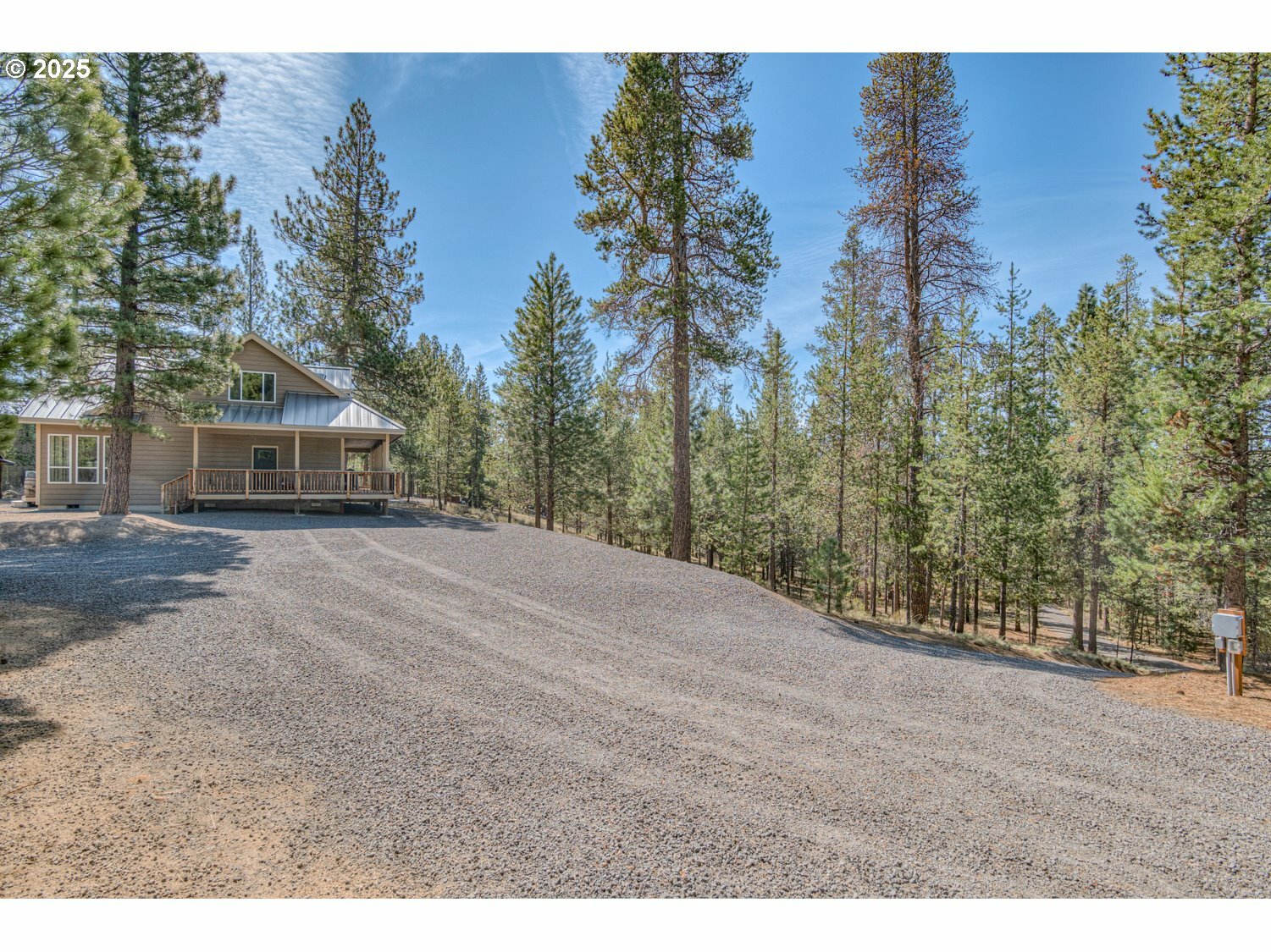 Property Photo: 15174 Yellow Pine Loop SE OR 97707