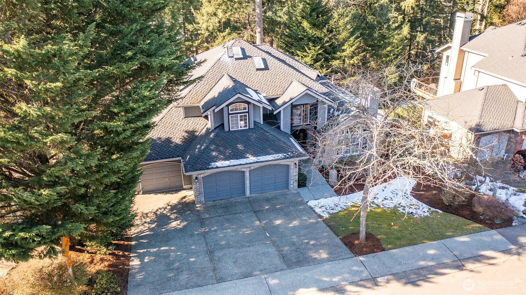 Property Photo:  3411  241st Avenue SE  WA 98029 