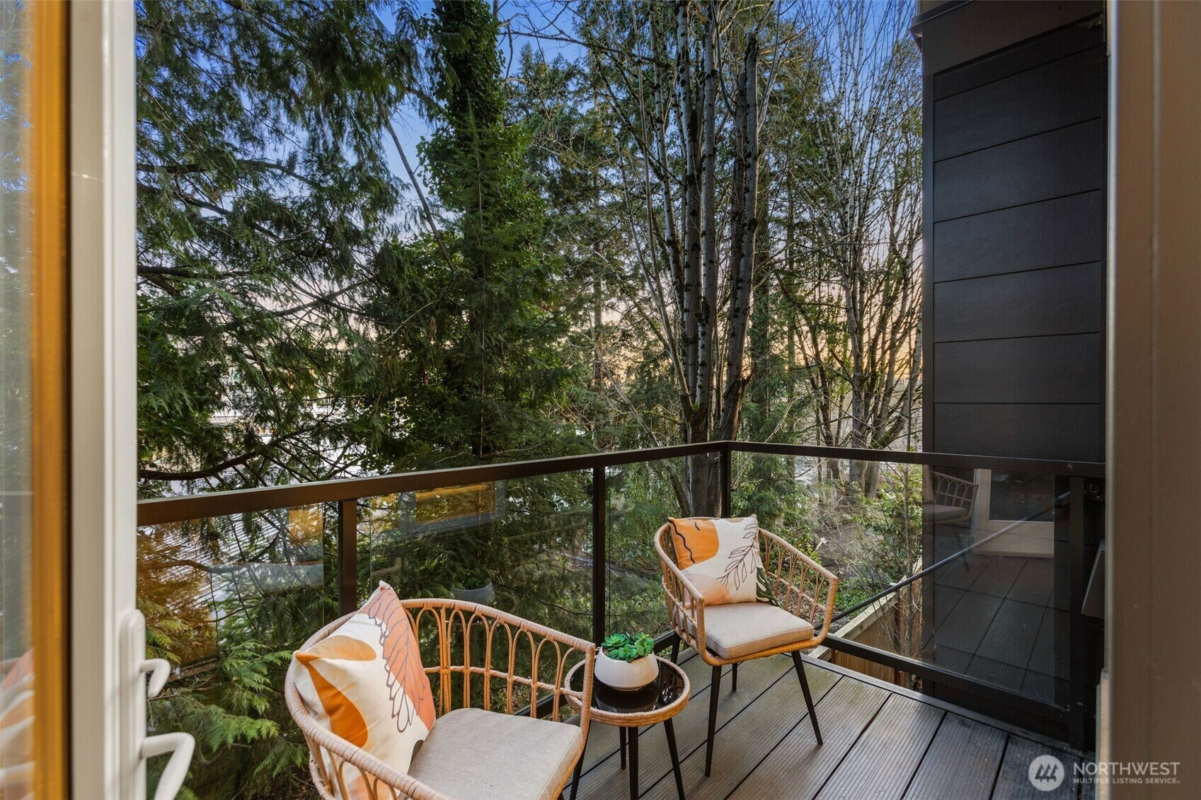 Property Photo: 11903 NE 128th St 110 WA 98034