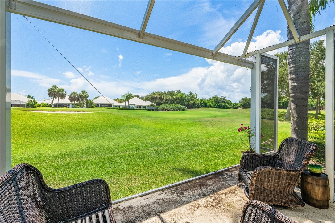 Property Photo: 1135 Saint Georges Lane FL 32967