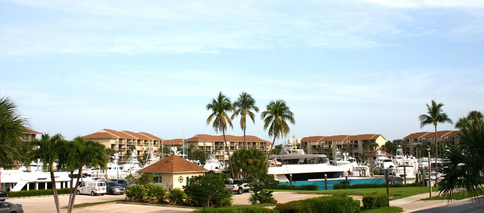 Property Photo:  901 Seafarer Circle 201  FL 33477 