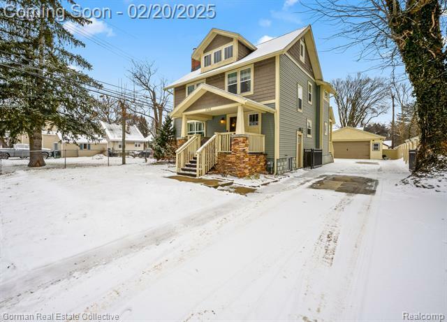 Property Photo:  1712 N Washington Avenue  MI 48067 