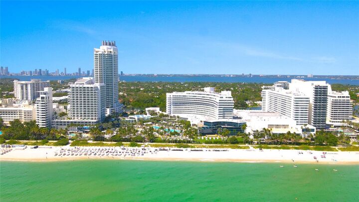 Property Photo: 4401 Collins Ave 2114/2116 FL 33140