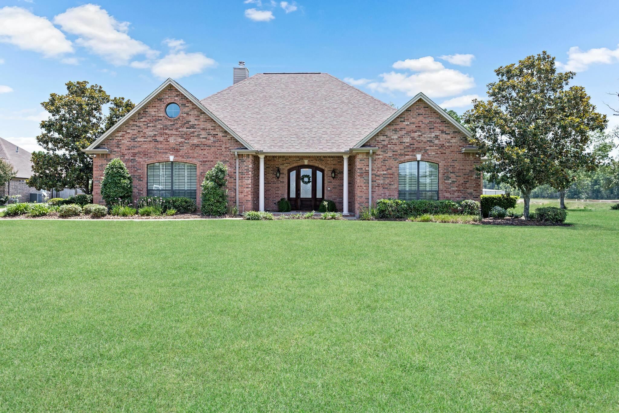 Property Photo: 8810 Taylor Circle TX 77630
