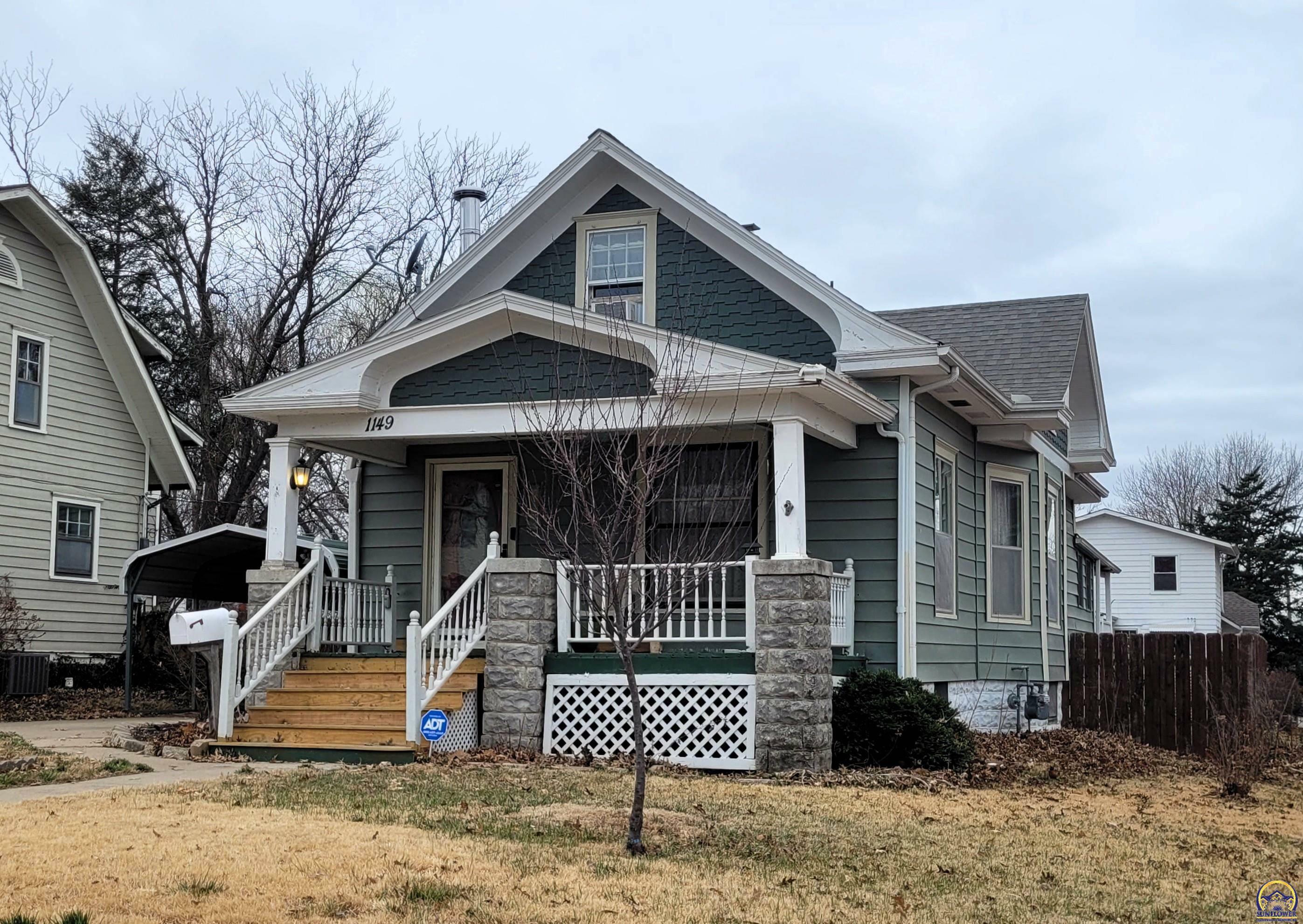 Property Photo: 1149 SW College Ave KS 66604