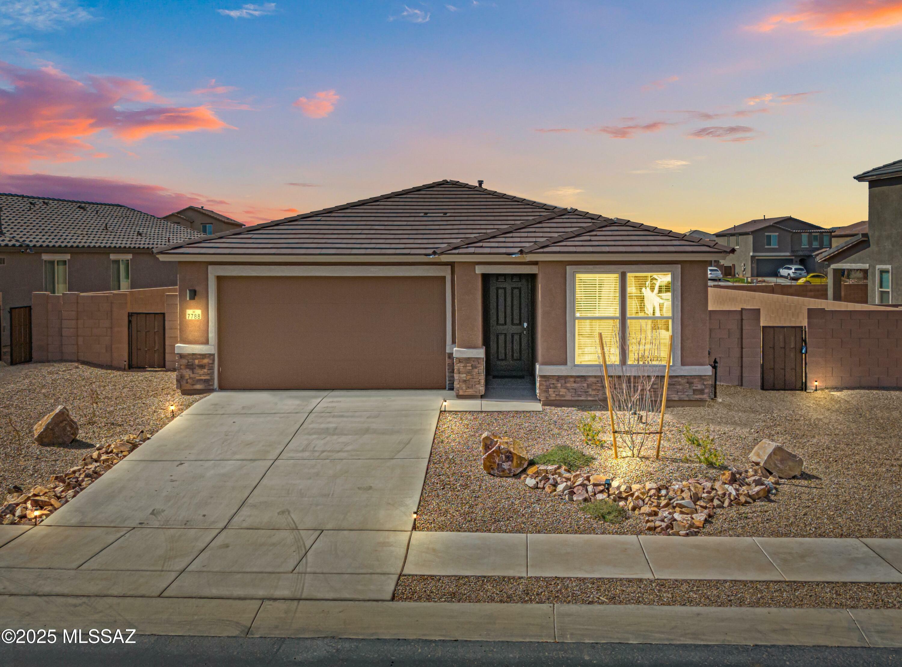 Property Photo: 7788 S Long Pond Walk Way AZ 85757
