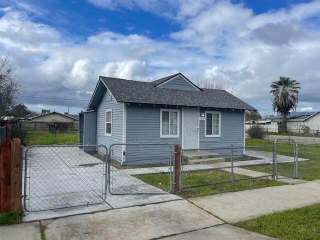 Property Photo:  1001 8th Street  CA 93646 