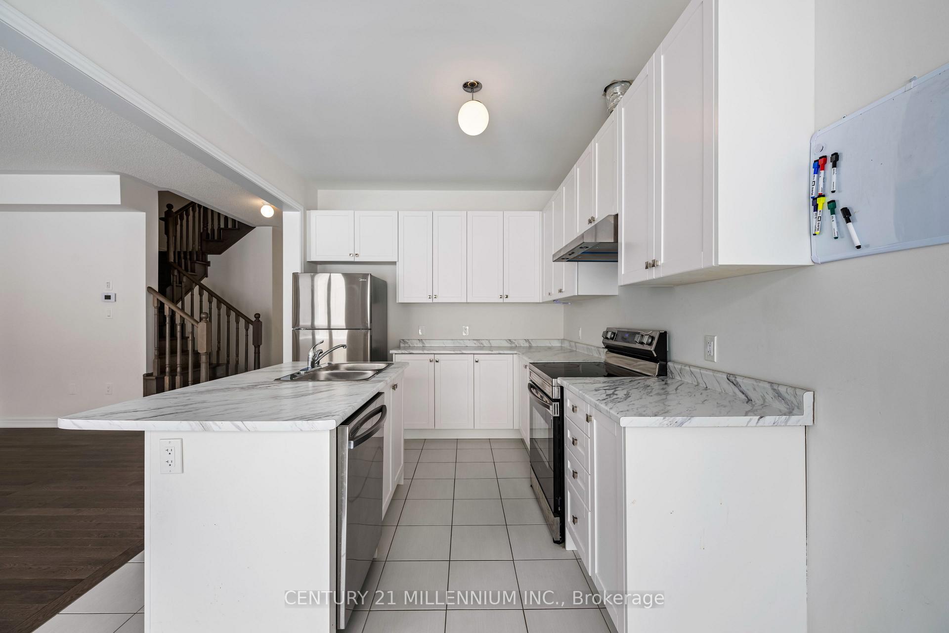 Photo de la propriété:  719 Potawatomi Cres  ON L9V 3Y4 