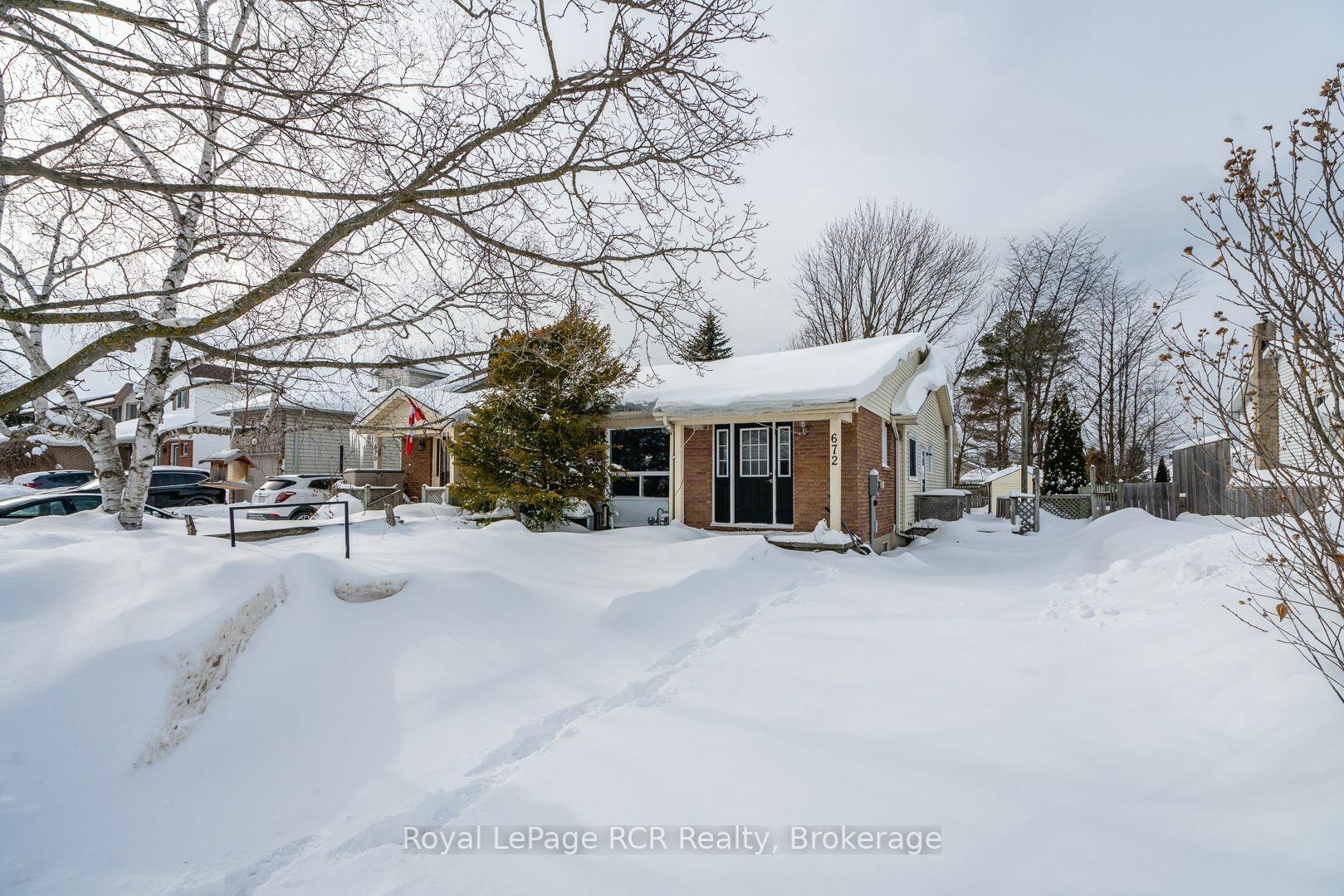 Property Photo:  672 Kennard Cres  ON N2Z 1T4 