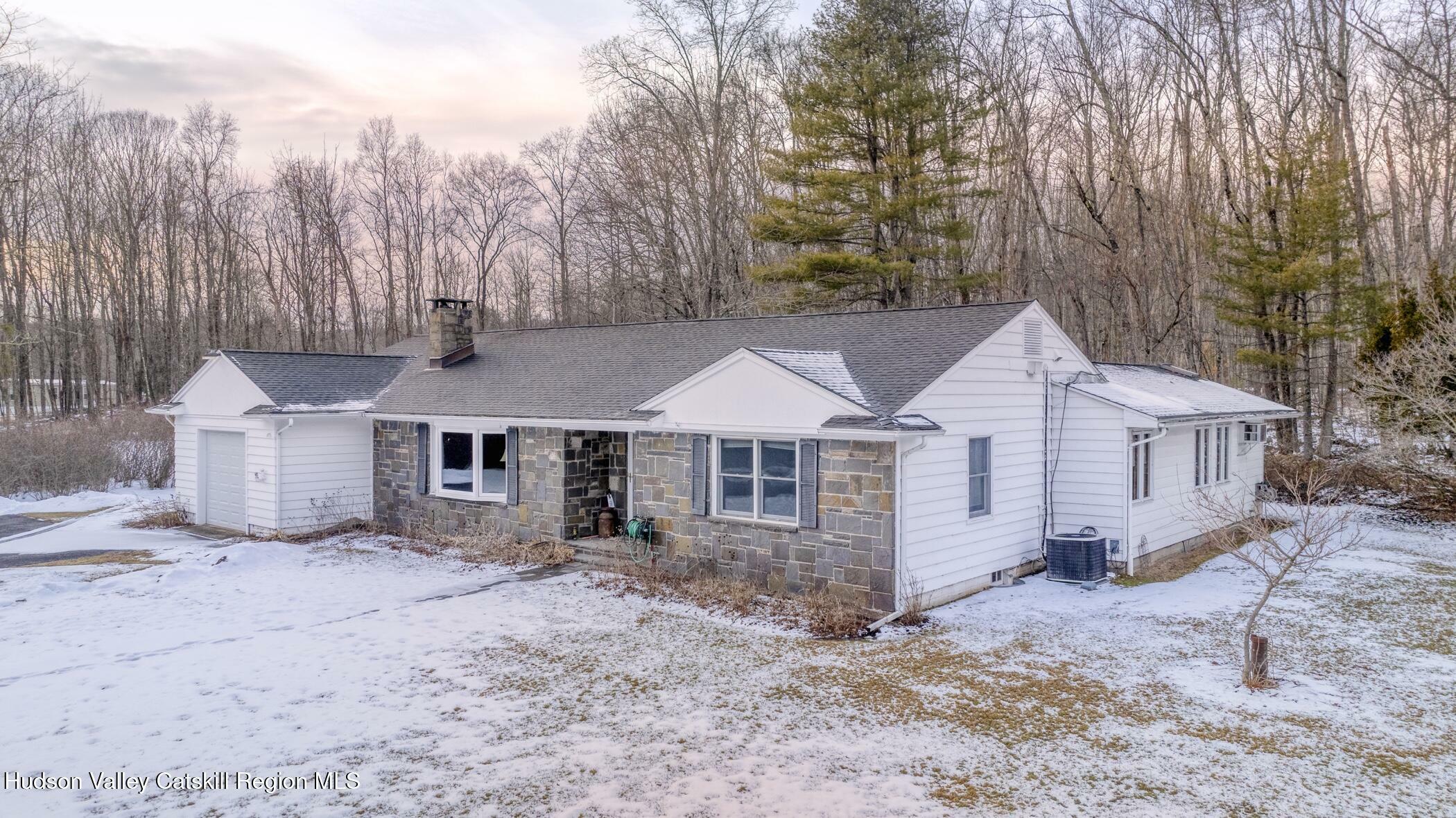 Property Photo:  435 Samsonville  NY 12446 