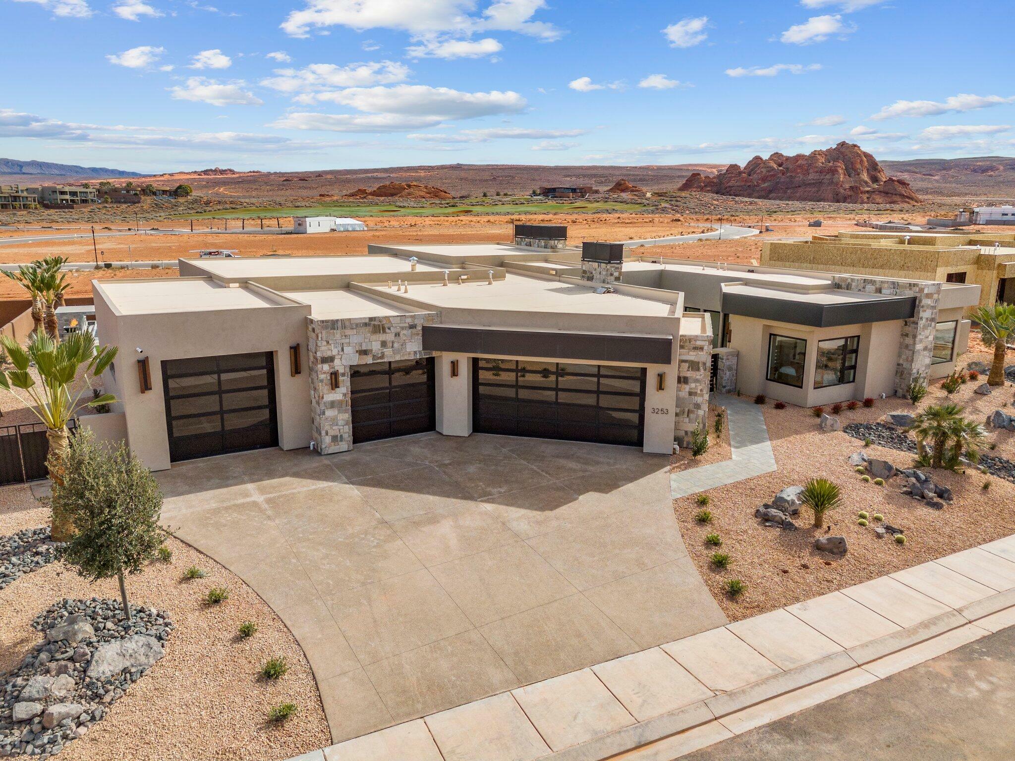 Property Photo: 3253 Cottontail Way UT 84737