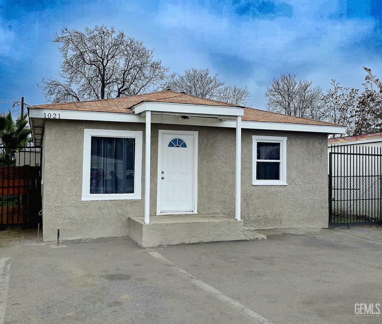 1021 Ming Avenue  Bakersfield CA 93307 photo