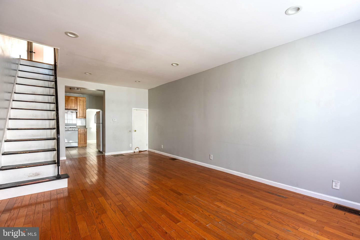 Property Photo:  2607 S Fairhill Street  PA 19148 