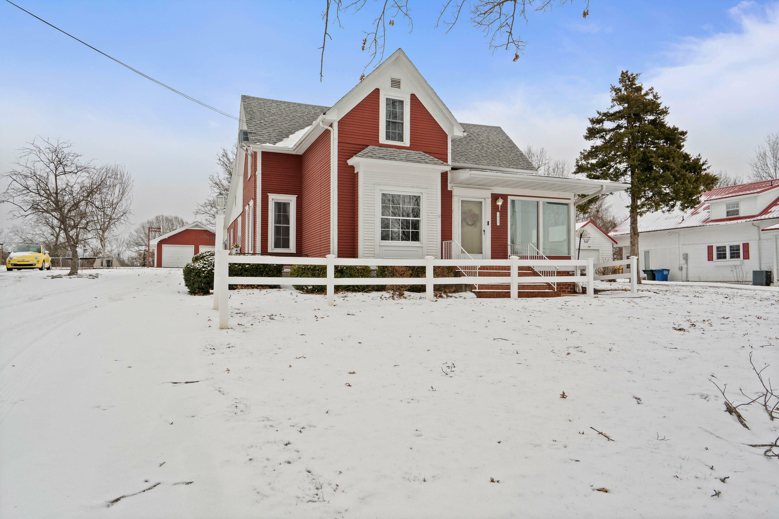 Property Photo:  1008 Wood St  MO 65251 