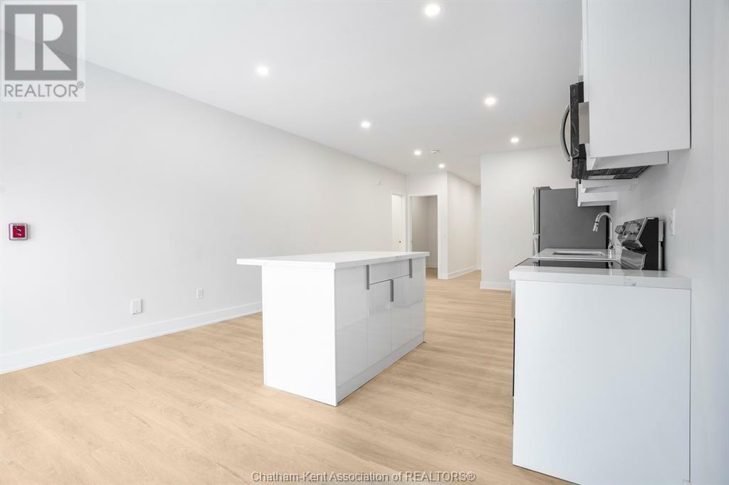 Property Photo:  151-157 King Street 2  ON N7M 1E4 