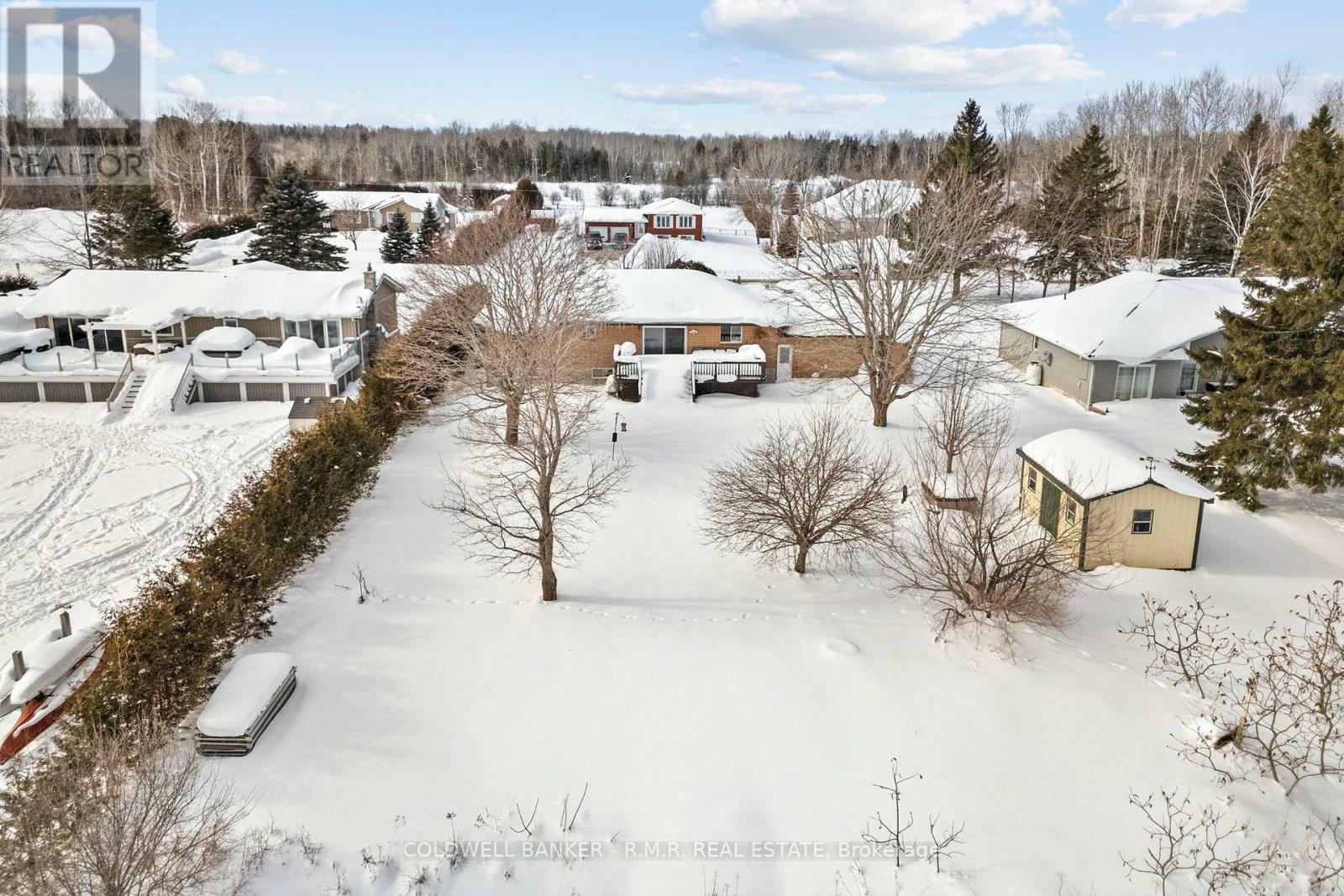 Photo de la propriété:  84 Pinewood Boulevard  ON K0M 2T0 