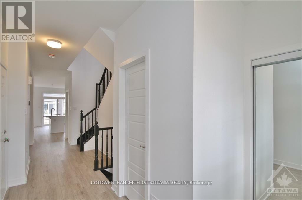 Property Photo:  327 Crossway Terrace  ON K2S 2Z3 