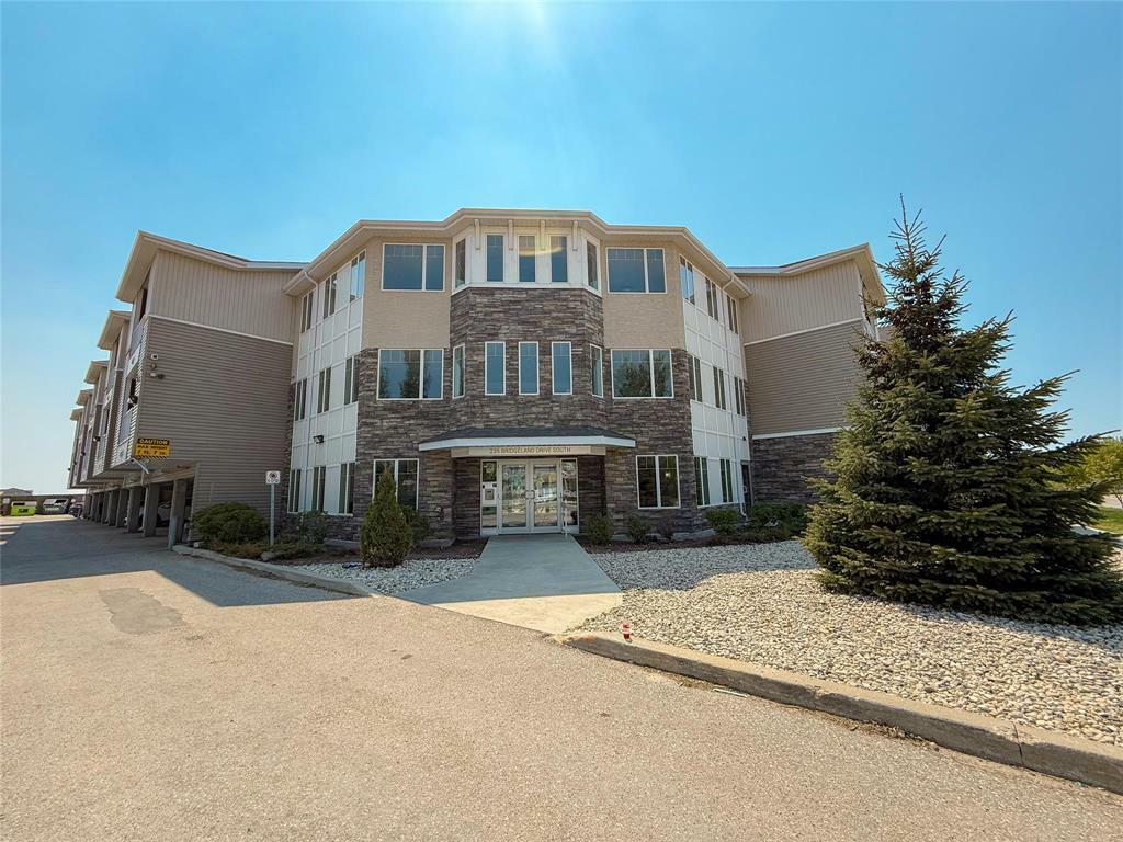 235 Bridgeland Drive  Winnipeg MB R3Y 0T7 photo