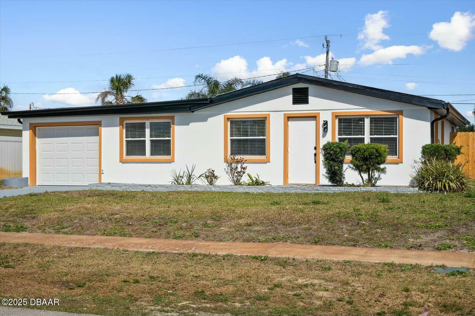 Property Photo: 125 Longwood Dr Drive FL 32176