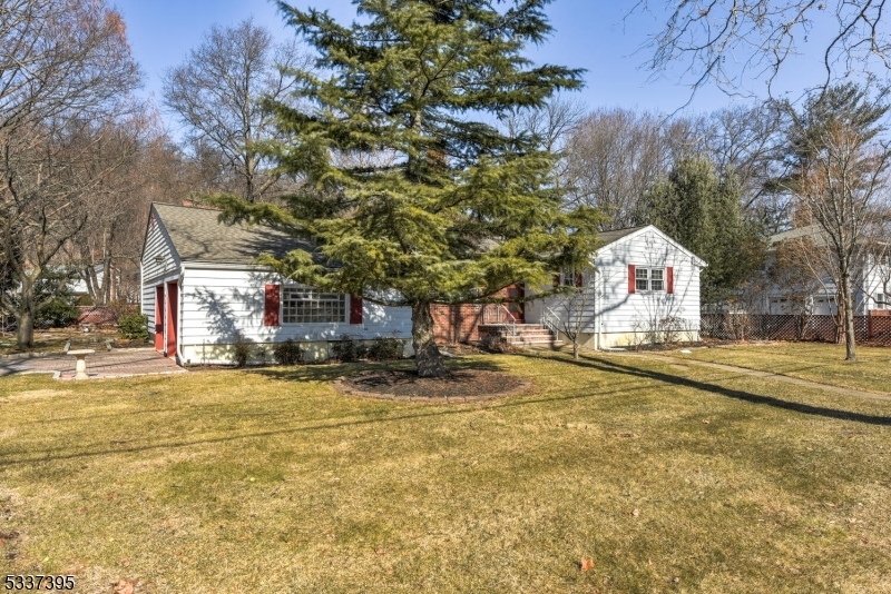 Property Photo:  33 Copperfield Rd  NJ 07076 