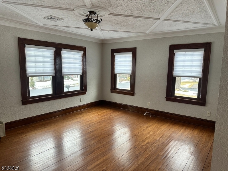 Property Photo:  8 Edgewood Ave  NJ 07481 