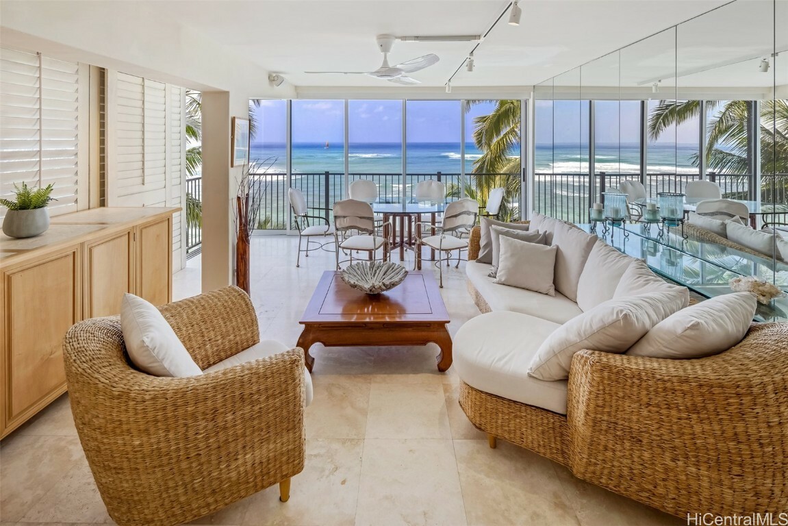 Property Photo:  3015 Kalakaua Avenue 601  HI 96815 