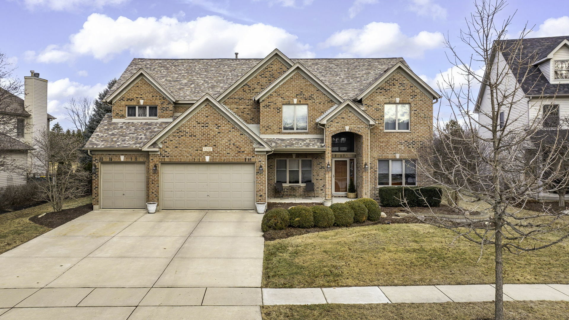 Property Photo: 816 E Diamond Head Drive IL 60404