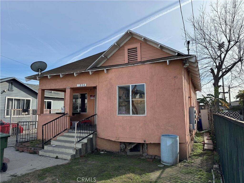 Property Photo:  1354 E 33rd Street  CA 90011 