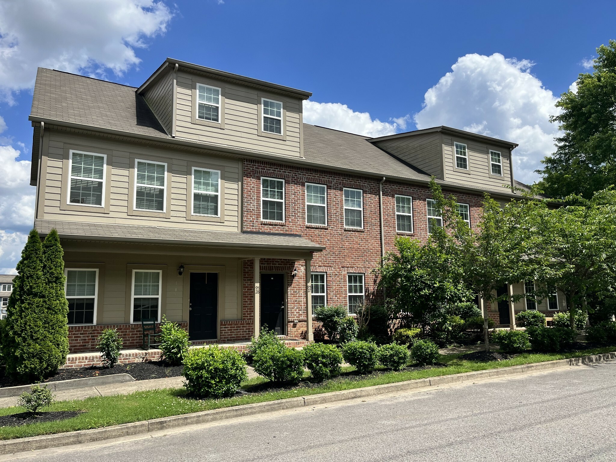 Property Photo: 95 Plumlee Dr 27 TN 37075