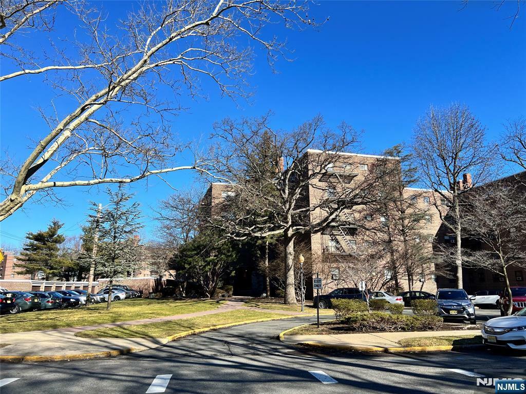 Property Photo:  411 Park Place 2E  NJ 07024 