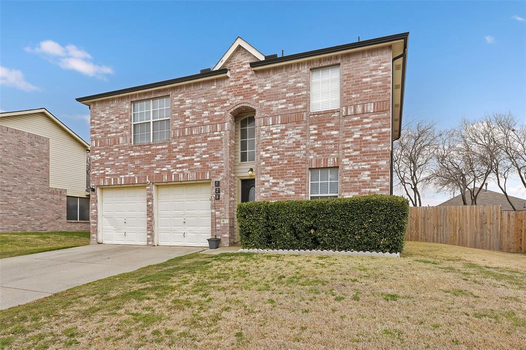 Property Photo: 728 Oriole Drive TX 76131