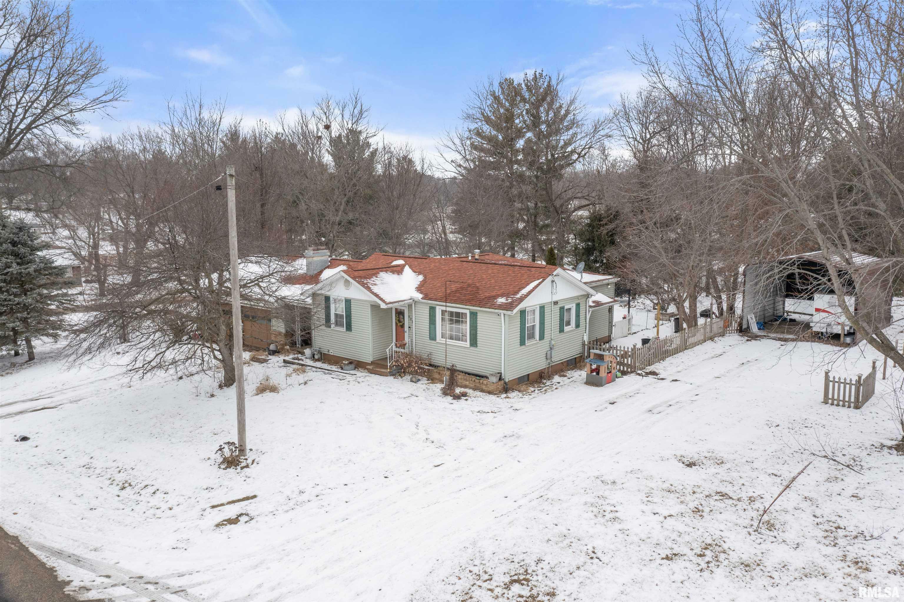 Property Photo:  405 E Cypress Street  IL 61529 