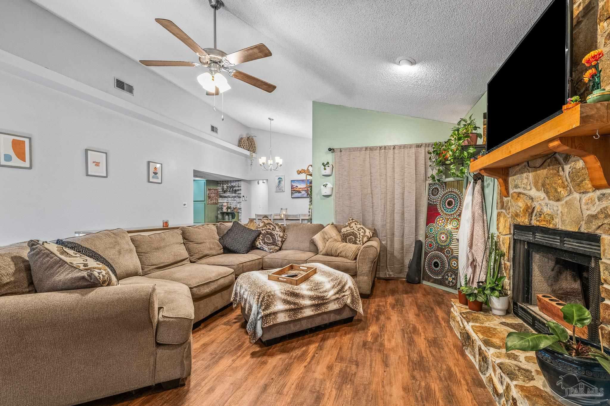 Property Photo:  3504 Parkwood Ln  FL 32504 